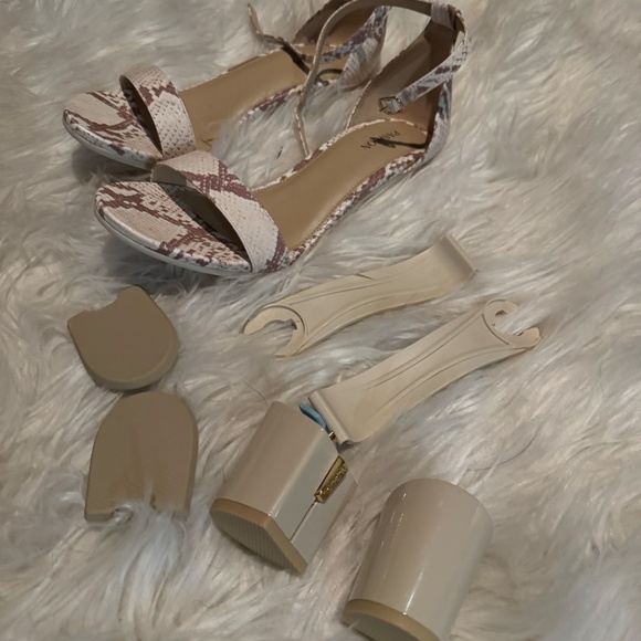 Pashion Footwear Pashionista convertible sandal in Ivory Snakeskin, size 9 - Picture 4 of 6